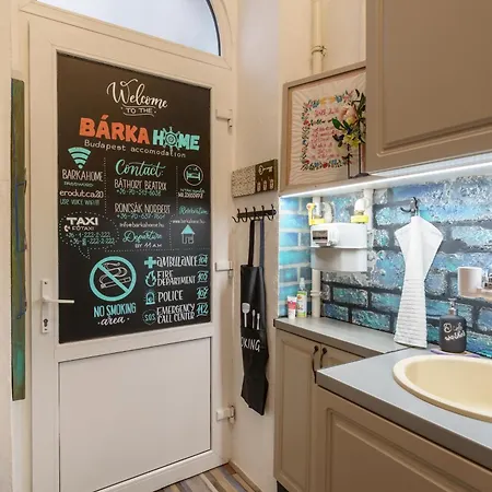 Barka In Downtown Buda Appartement *