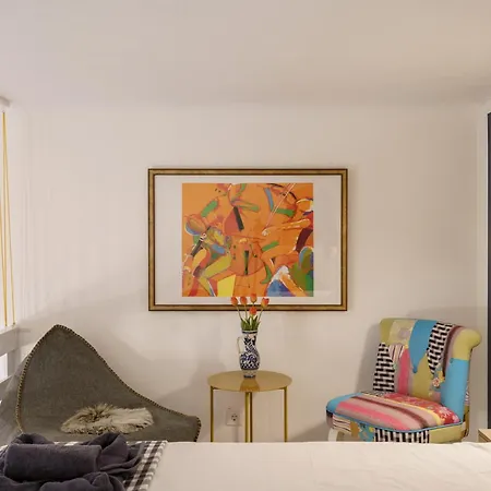 Barka In Downtown Buda * Budapesta