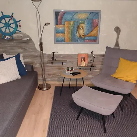 Barka In Downtown Buda Budapesta